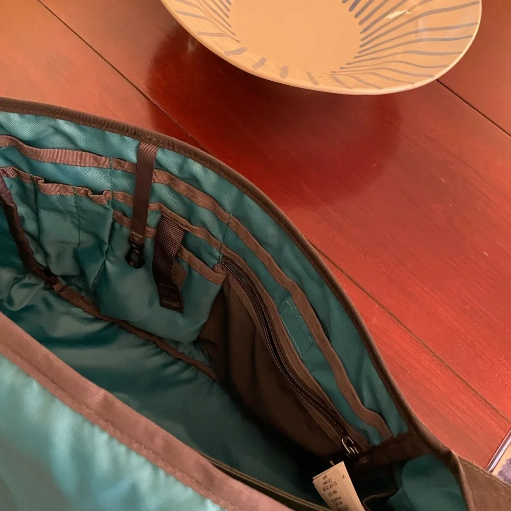 Patagonia Black and Teal Shoulder Bag - Picture 6 of 6